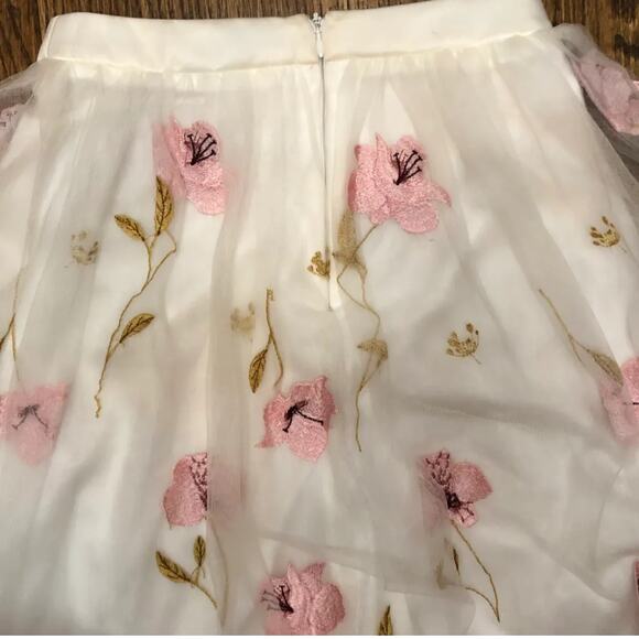 Celebration by Mastio Skirt – Vintage Embroidered Tulle Floral Midi (W2) - Picture 3 of 6